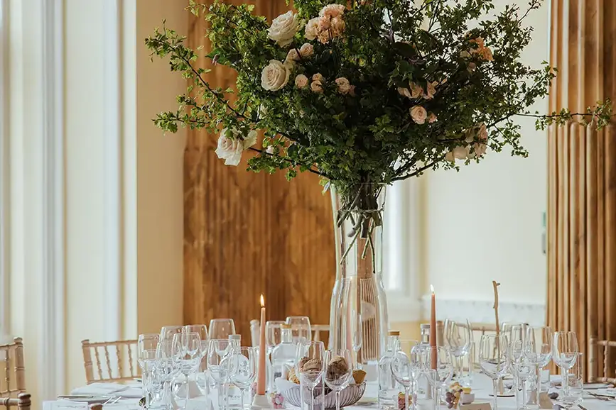 Floral table arrangement